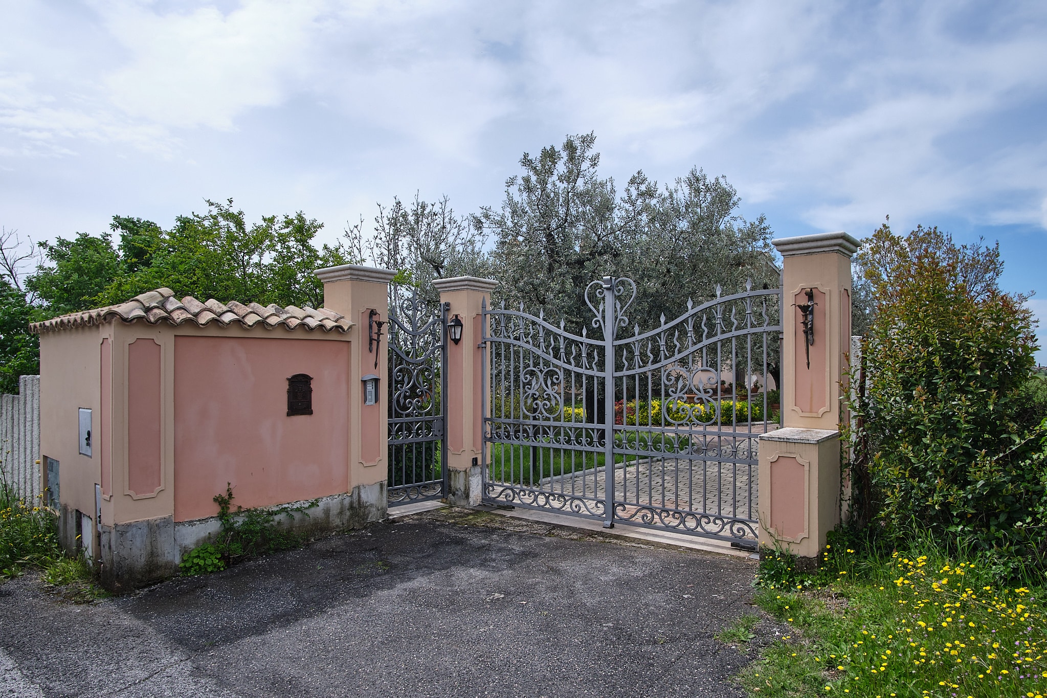Fonte Nuova – Villa panoramica con 750 mq. di giardino